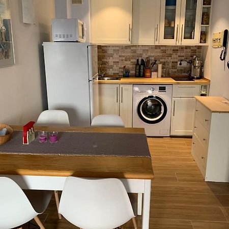 Cosy Apartment In L Escala, 7 Mins Walk To The Closest Beach, Riells L' Escala Ngoại thất bức ảnh