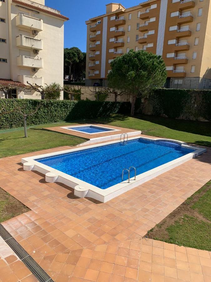 Cosy Apartment In L Escala, 7 Mins Walk To The Closest Beach, Riells L' Escala Ngoại thất bức ảnh