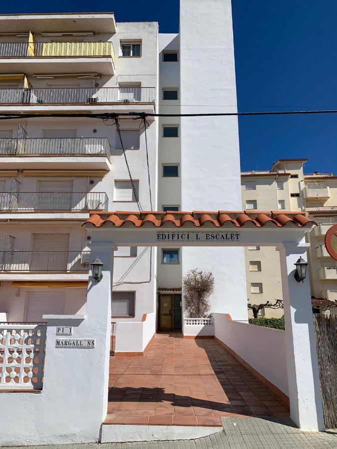 Cosy Apartment In L Escala, 7 Mins Walk To The Closest Beach, Riells L' Escala Ngoại thất bức ảnh
