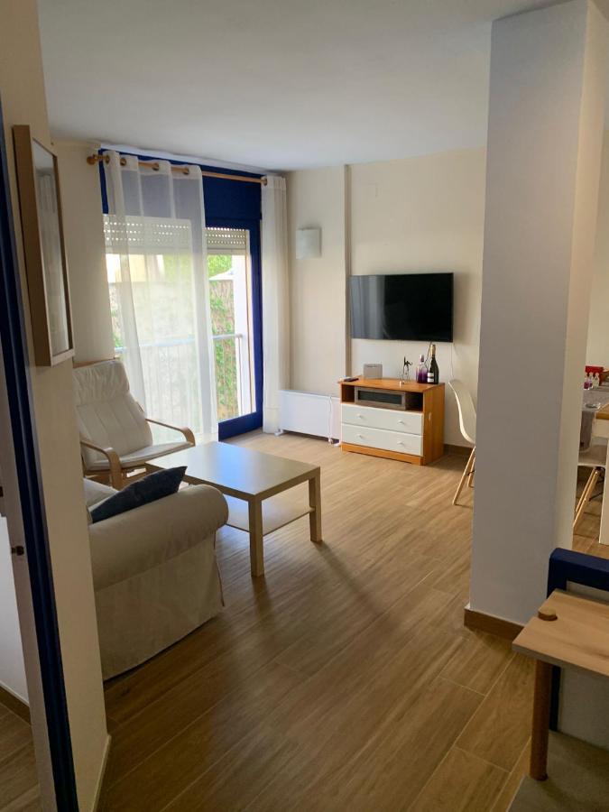 Cosy Apartment In L Escala, 7 Mins Walk To The Closest Beach, Riells L' Escala Ngoại thất bức ảnh