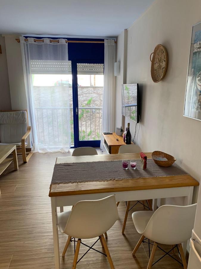 Cosy Apartment In L Escala, 7 Mins Walk To The Closest Beach, Riells L' Escala Ngoại thất bức ảnh